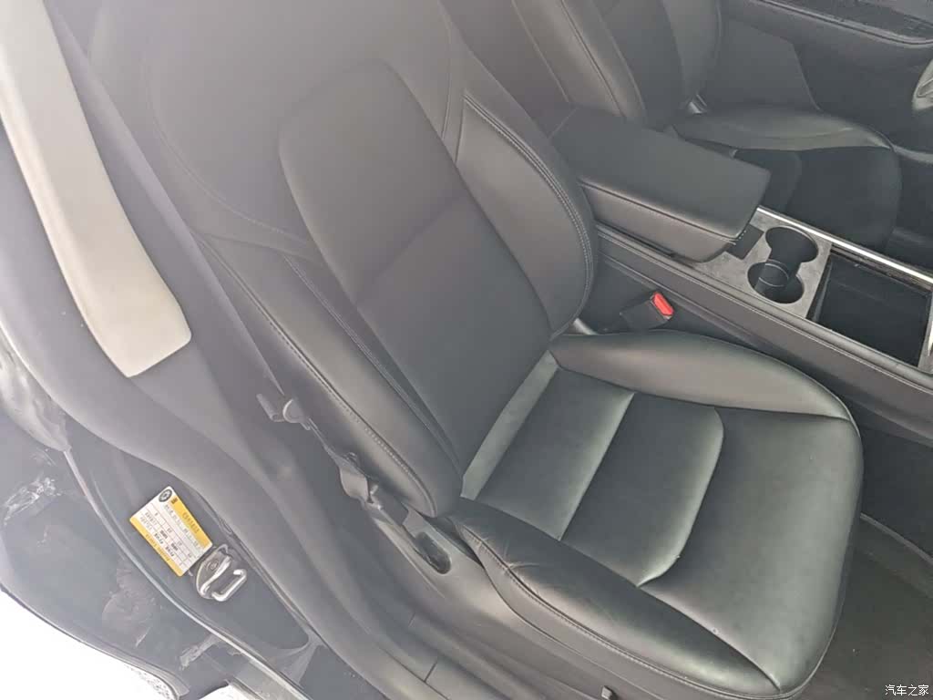 Tesla Model Y, 2023 25
