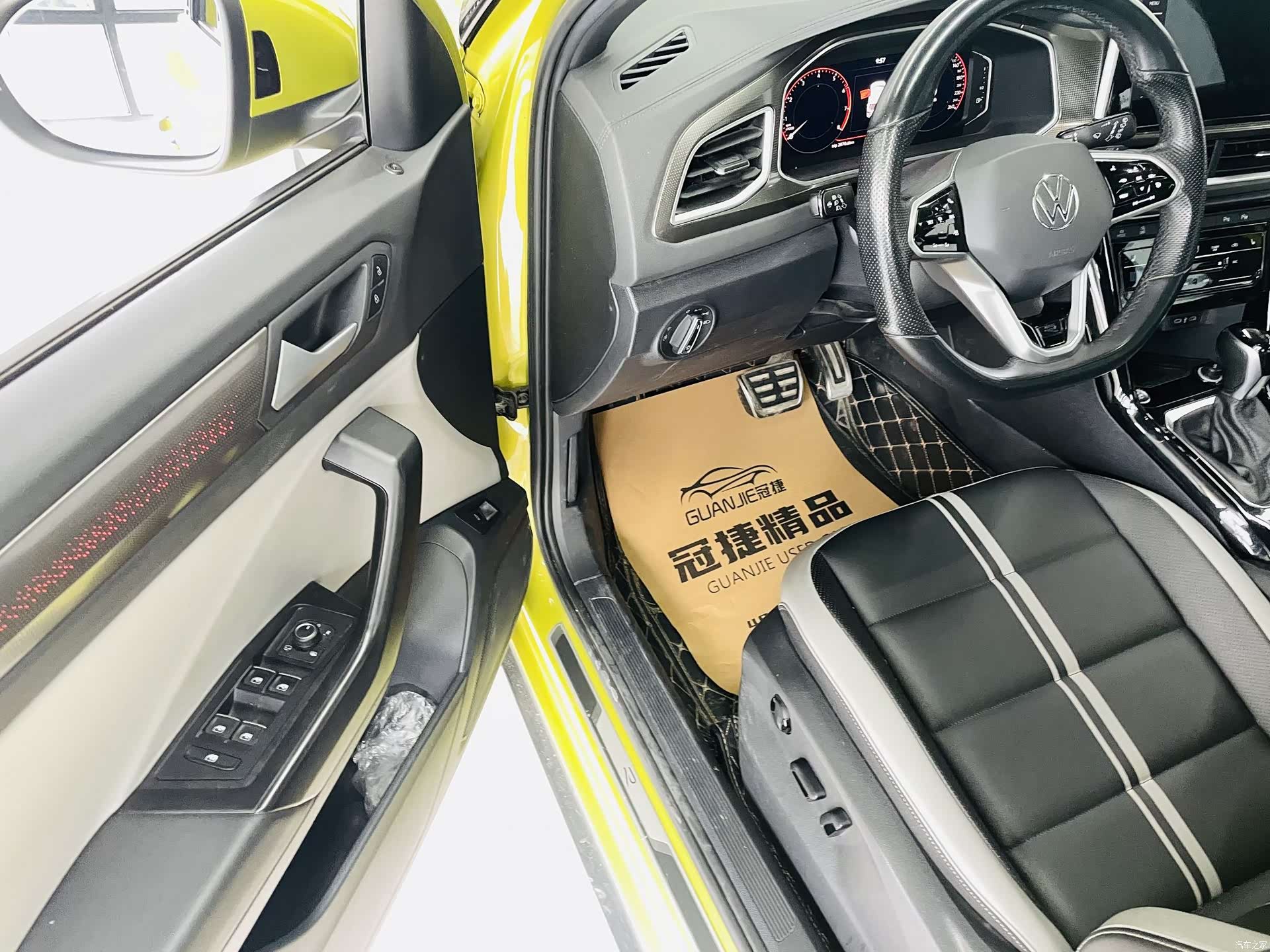 Volkswagen T-ROC, 2023 все фото