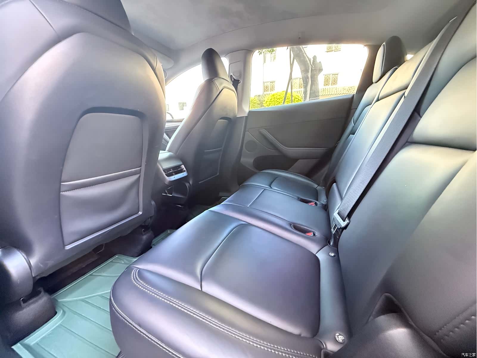 Tesla Model Y, 2023 9