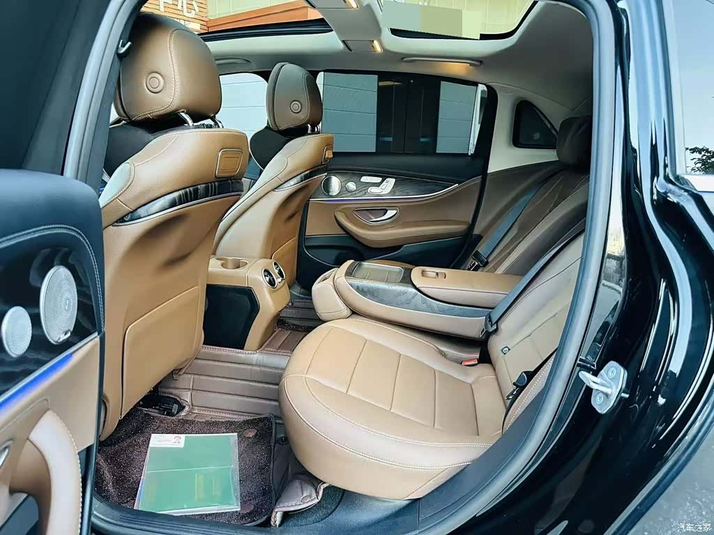 Mercedes-Benz E-Class, 2020 4