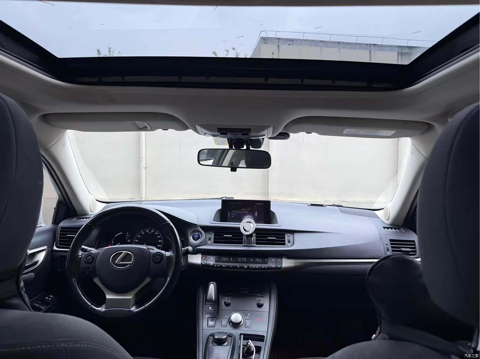 Lexus CT, 2017 все фото