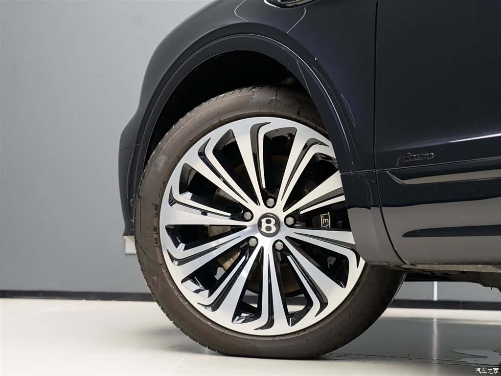 Bentley Bentayga, 2025 6