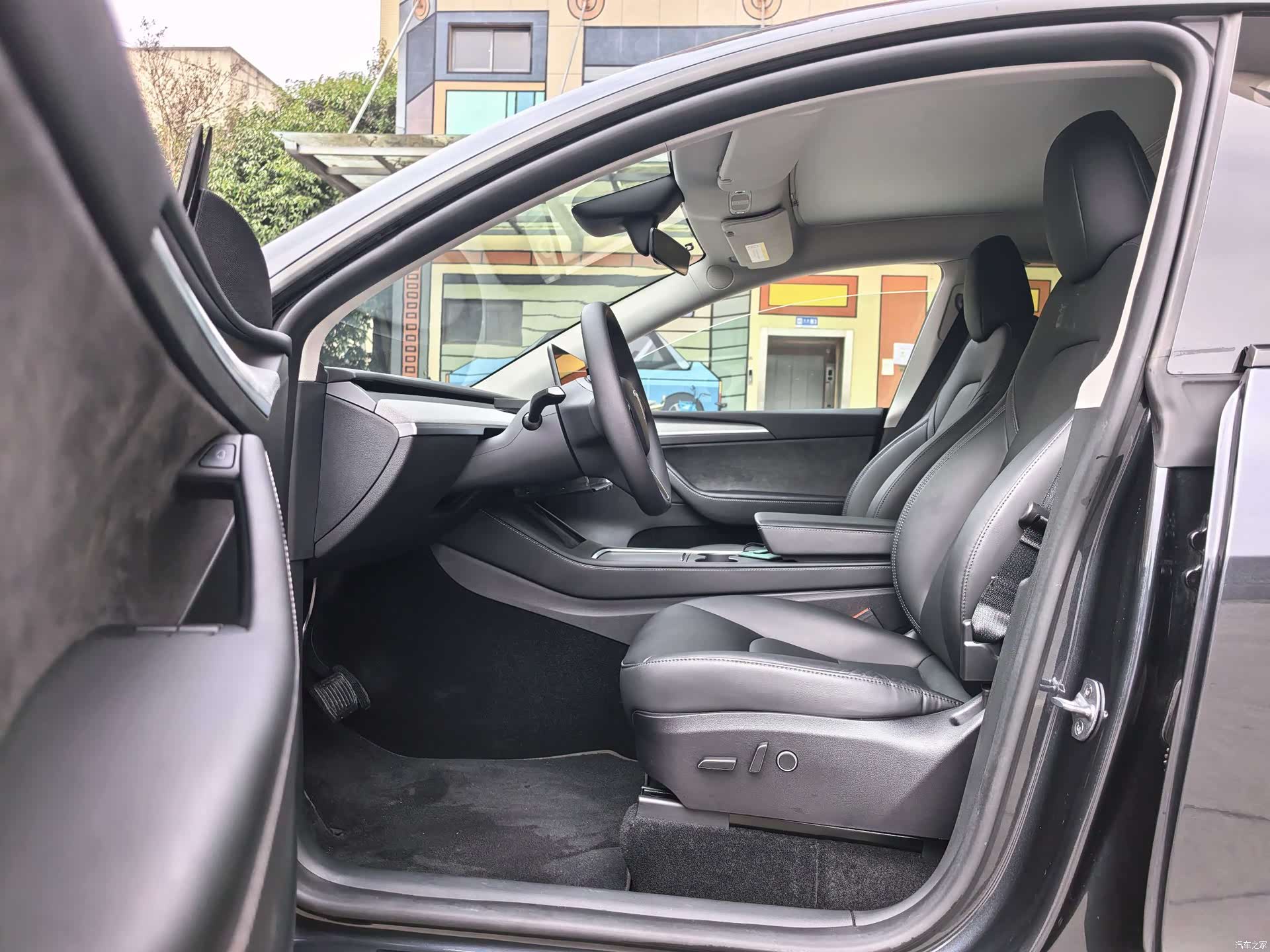 Tesla Model Y, 2024 4