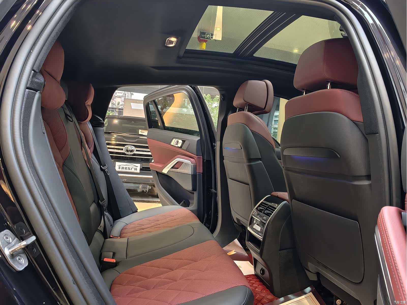 BMW X6, 2022 10