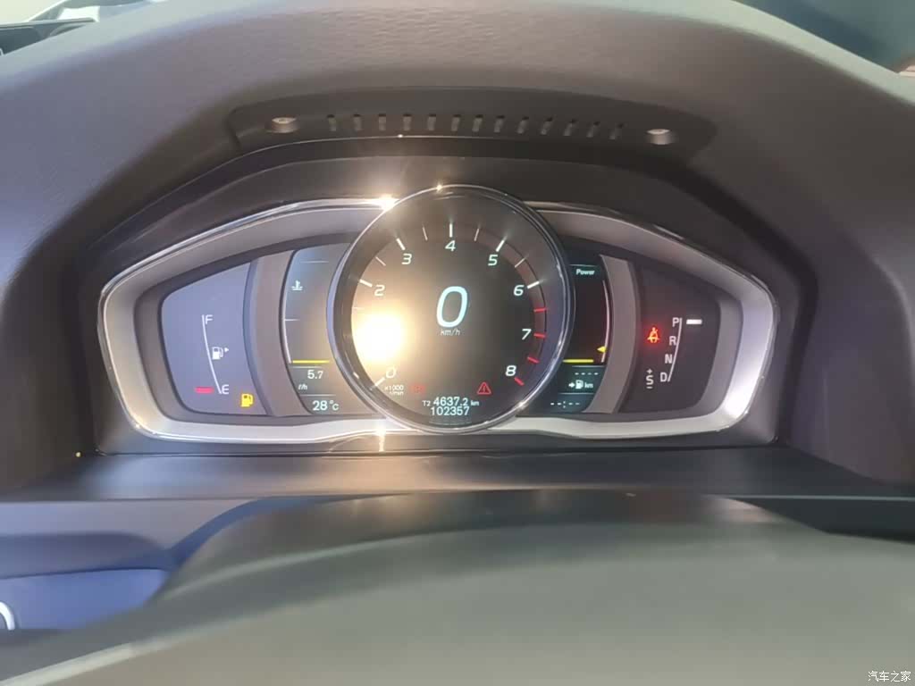 Volvo V60, 2017 12