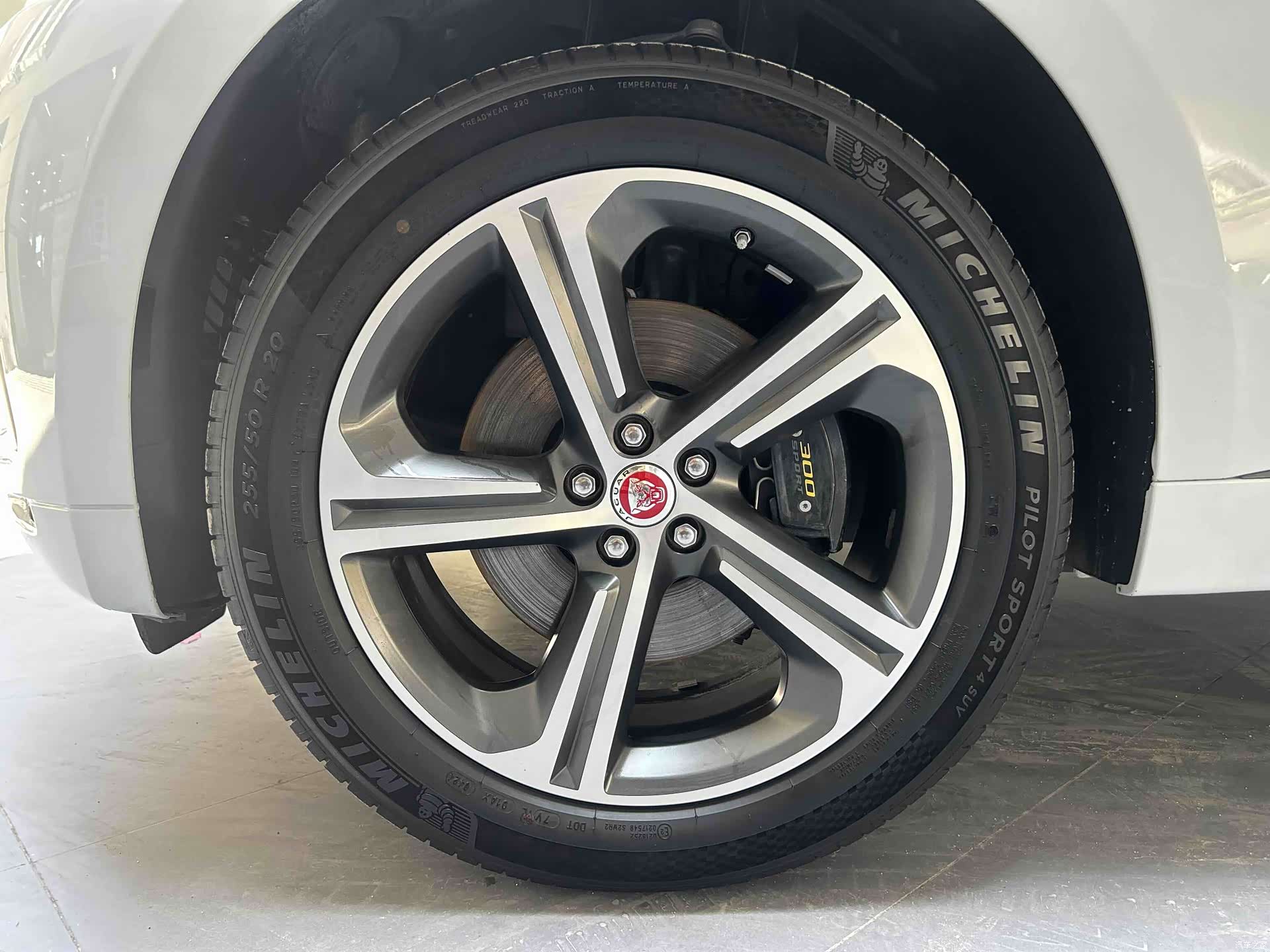 Jaguar F-PACE, 2021 3