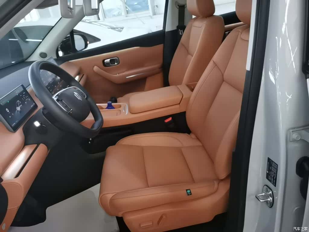Leapmotor C10, 2025 15