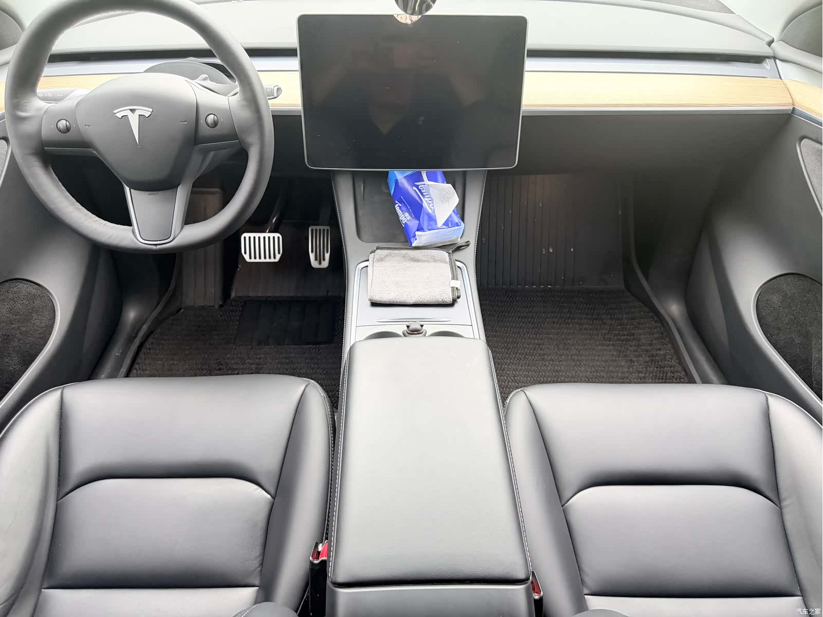 Tesla Model Y, 2023 7