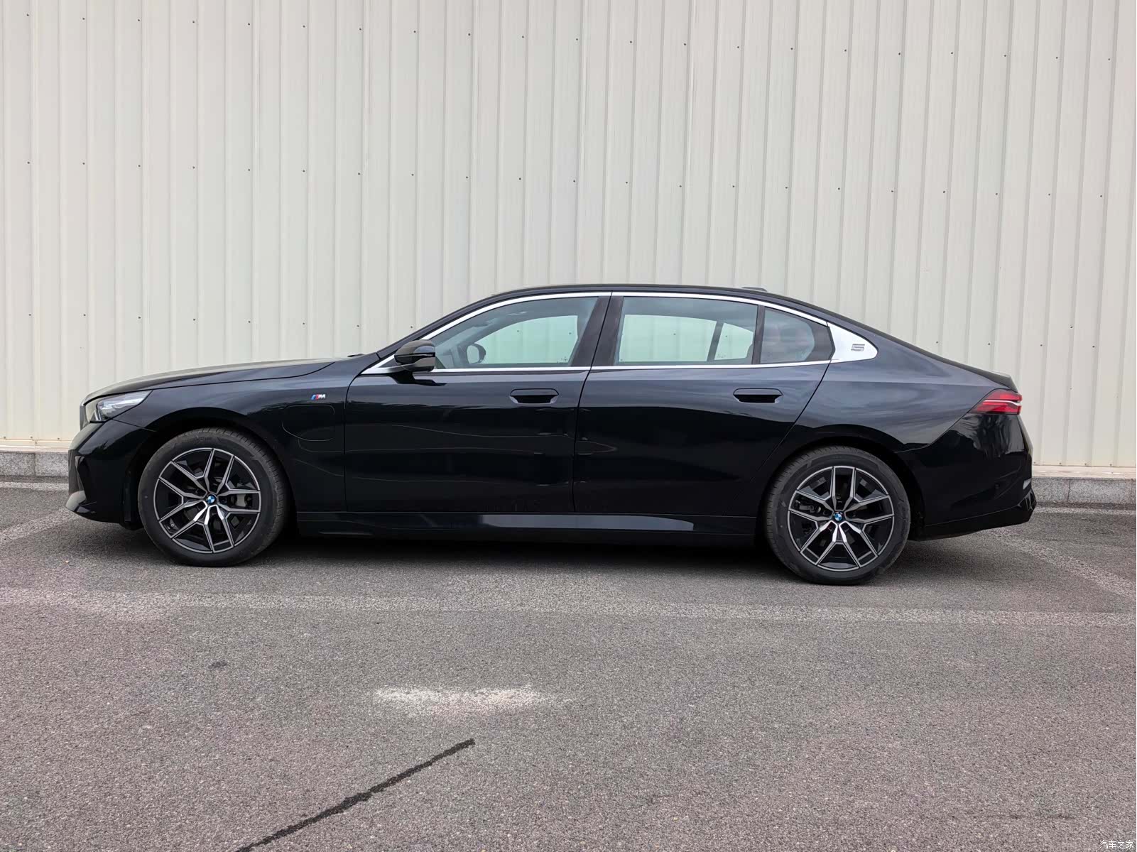 BMW i5, 2025 все фото