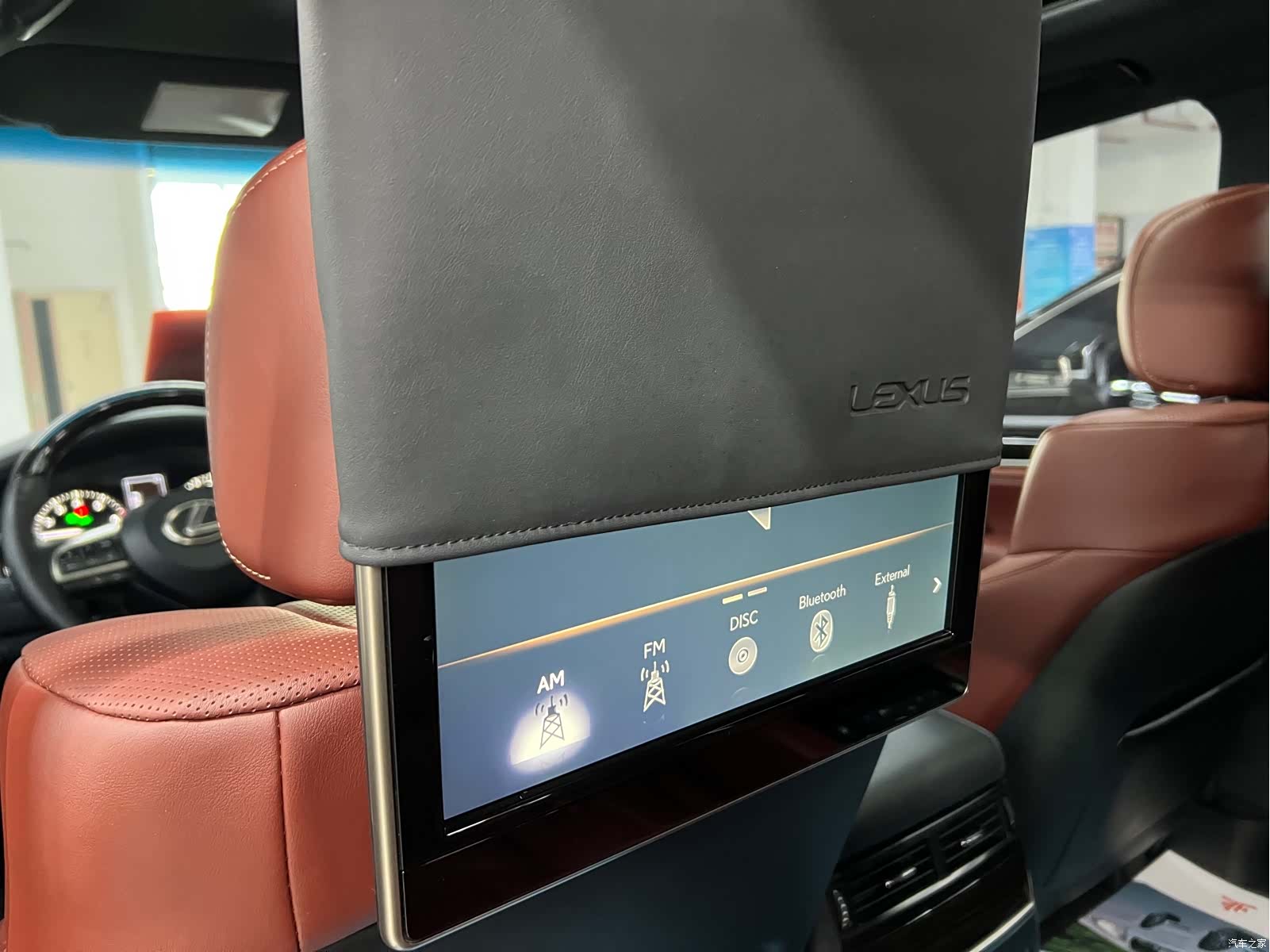 Lexus LX, 2020 23