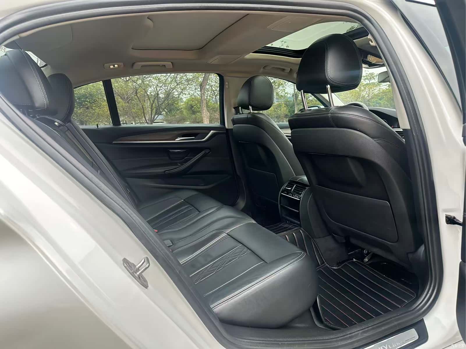 BMW 5 Series, 2018 11