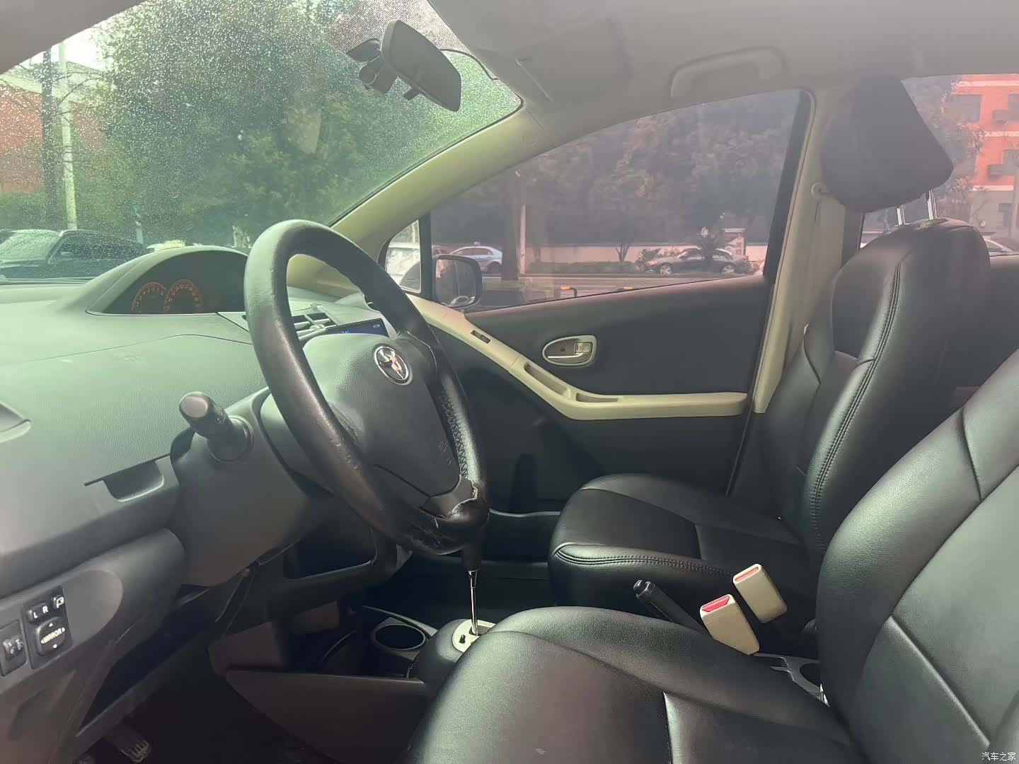 Toyota 1.6E, 2010 4