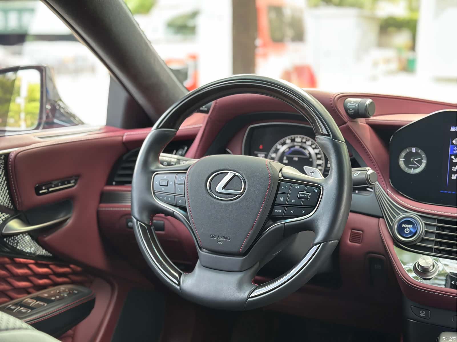 Lexus LS, 2021 43