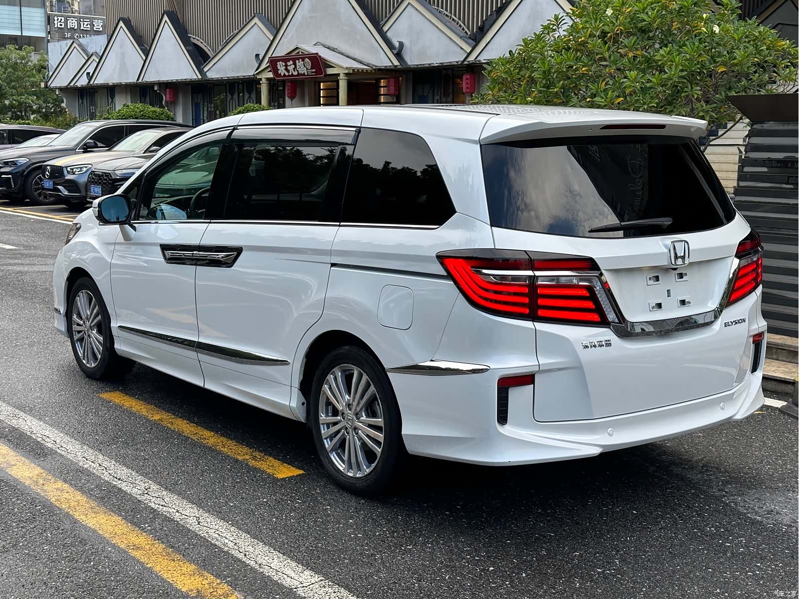 Honda Elysion, 2016 4