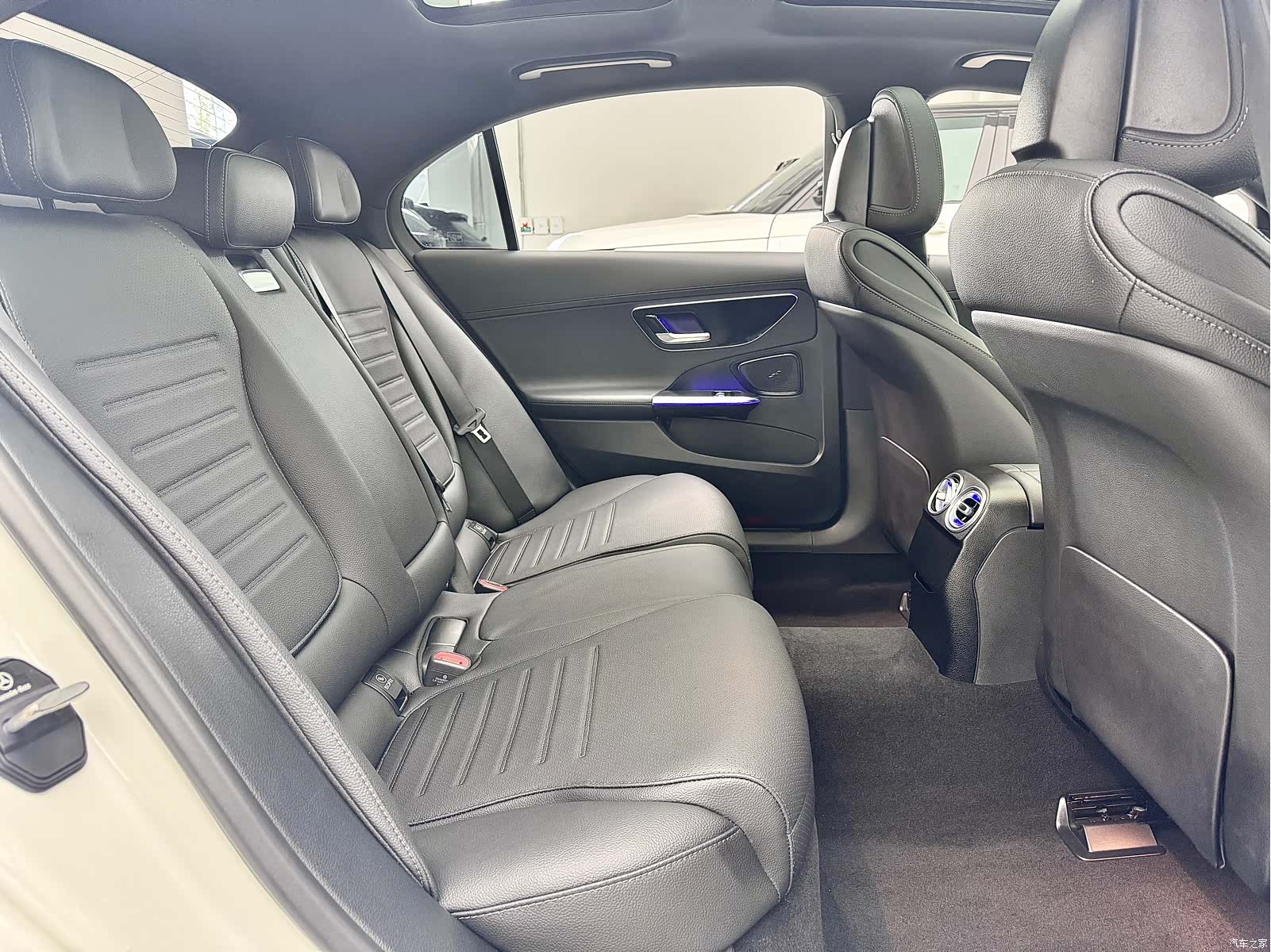 Mercedes-Benz C-Class, 2024 12