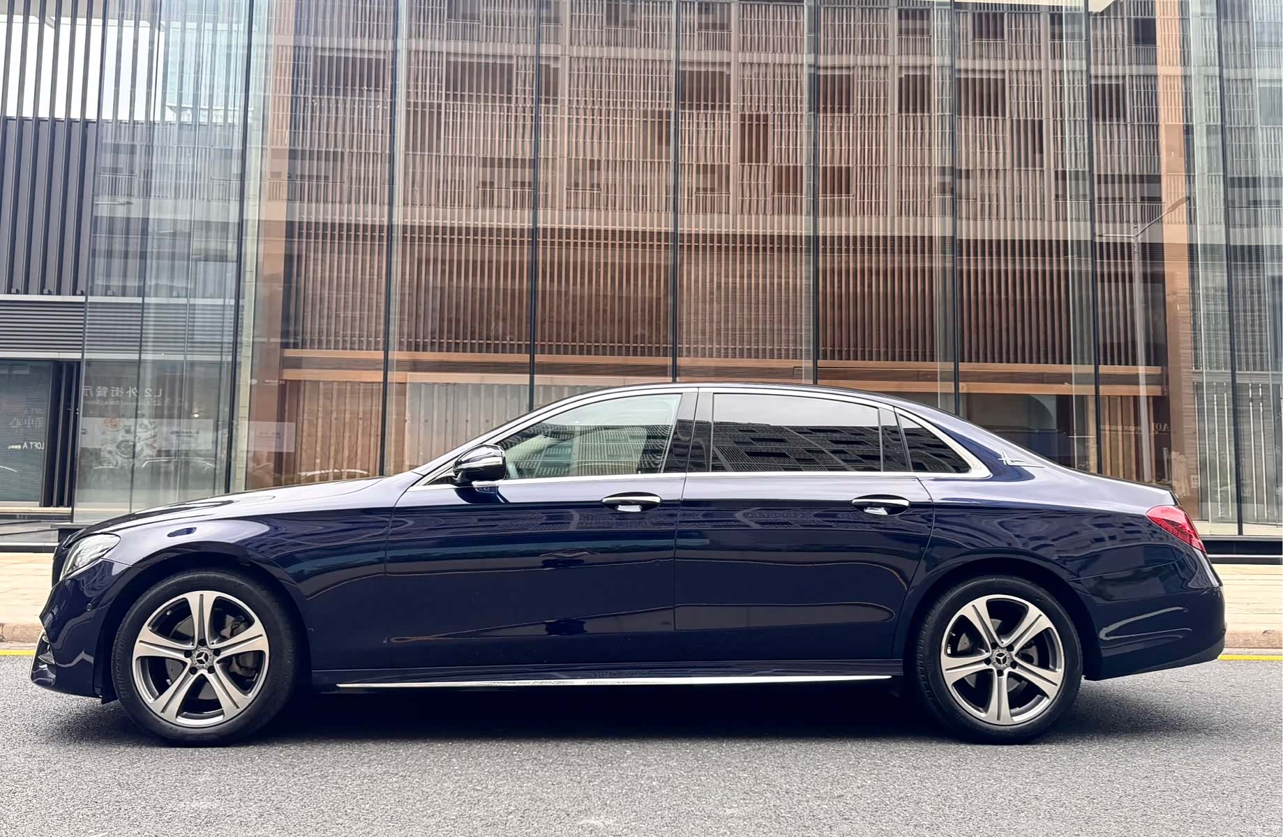 Mercedes-Benz E-Class, 2019 3