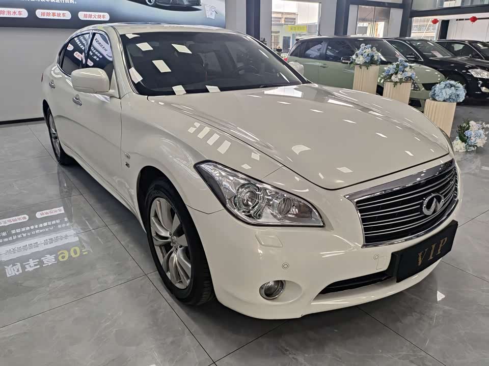 Infiniti Q70 Infiniti Q70