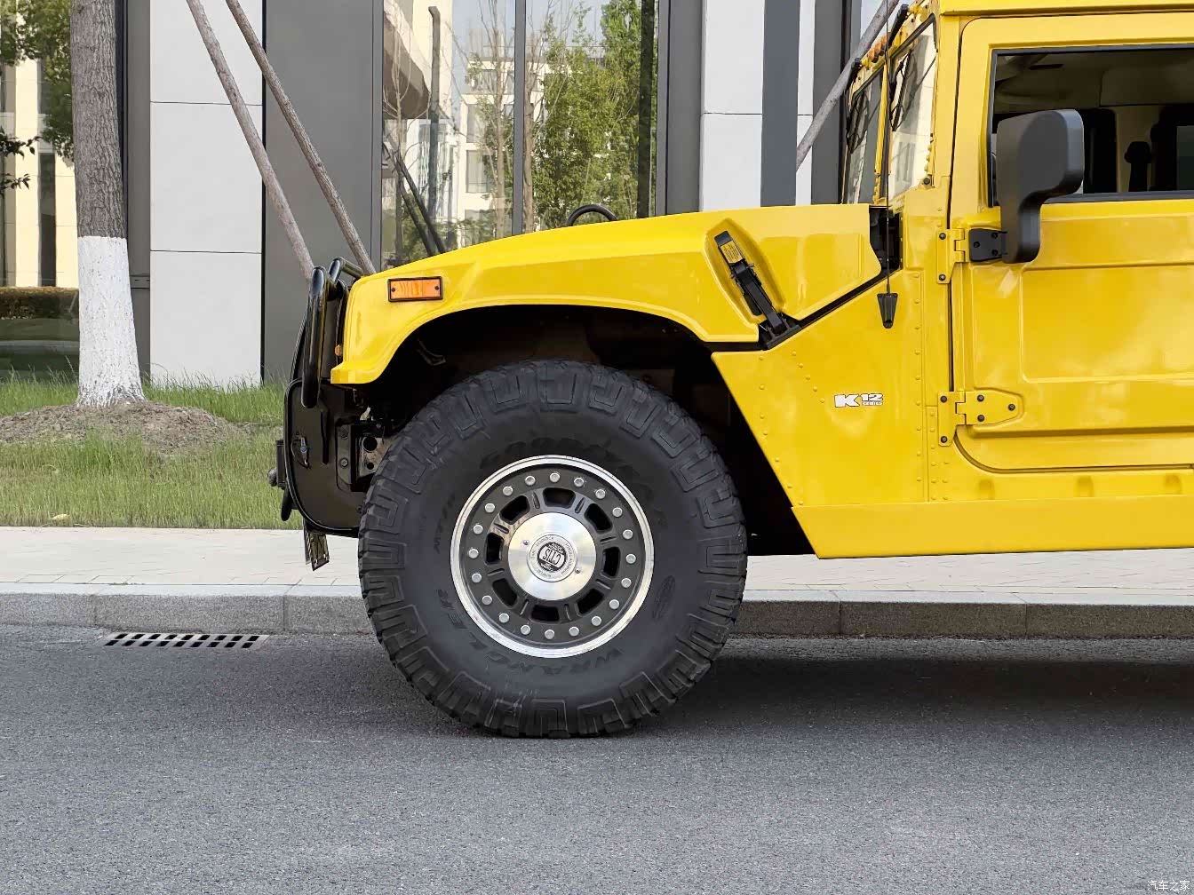 Hummer H1, 2012 все фото