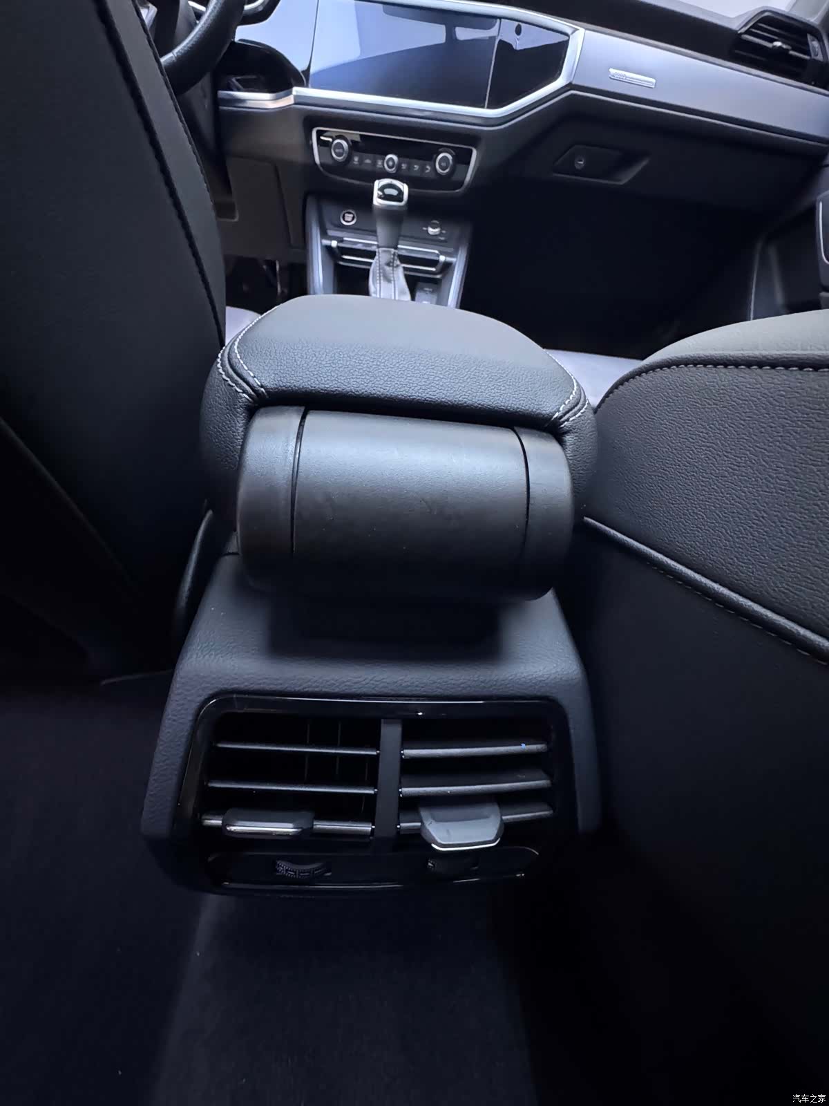 Audi Q3, 2022 14