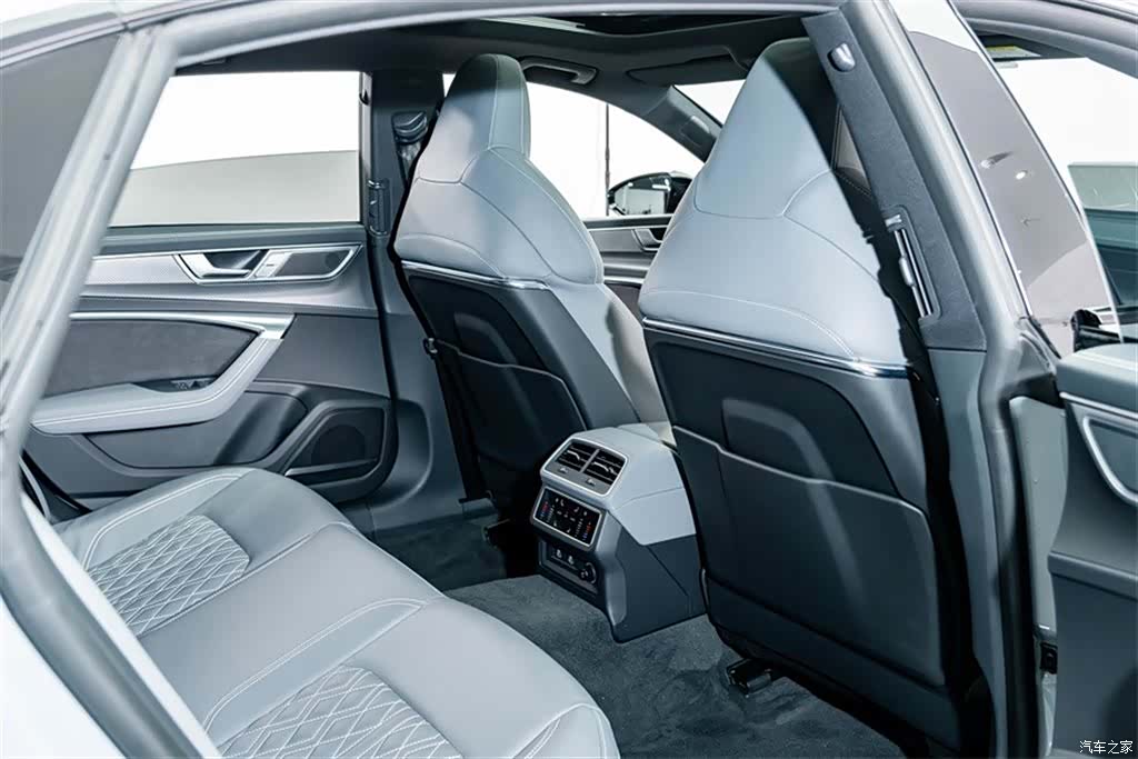 Audi A7L, 2026 21