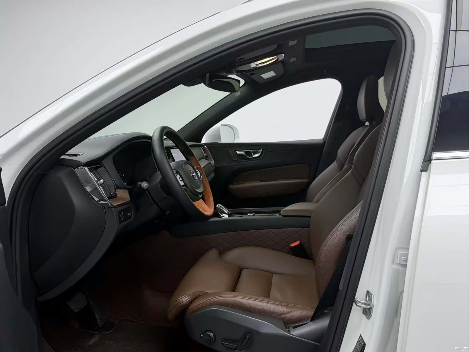 Volvo XC60, 2022 4