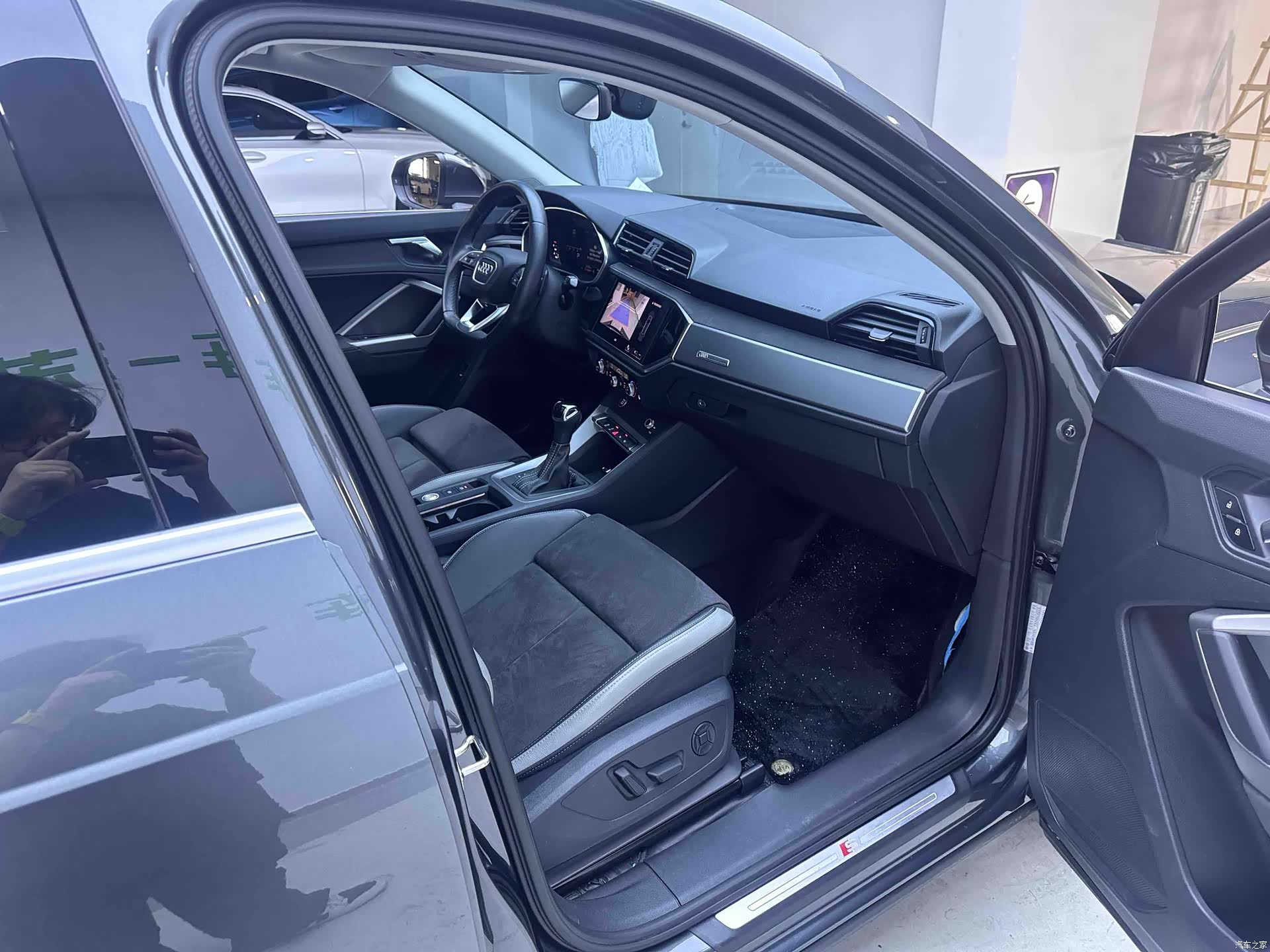 Audi Q3, 2022 11