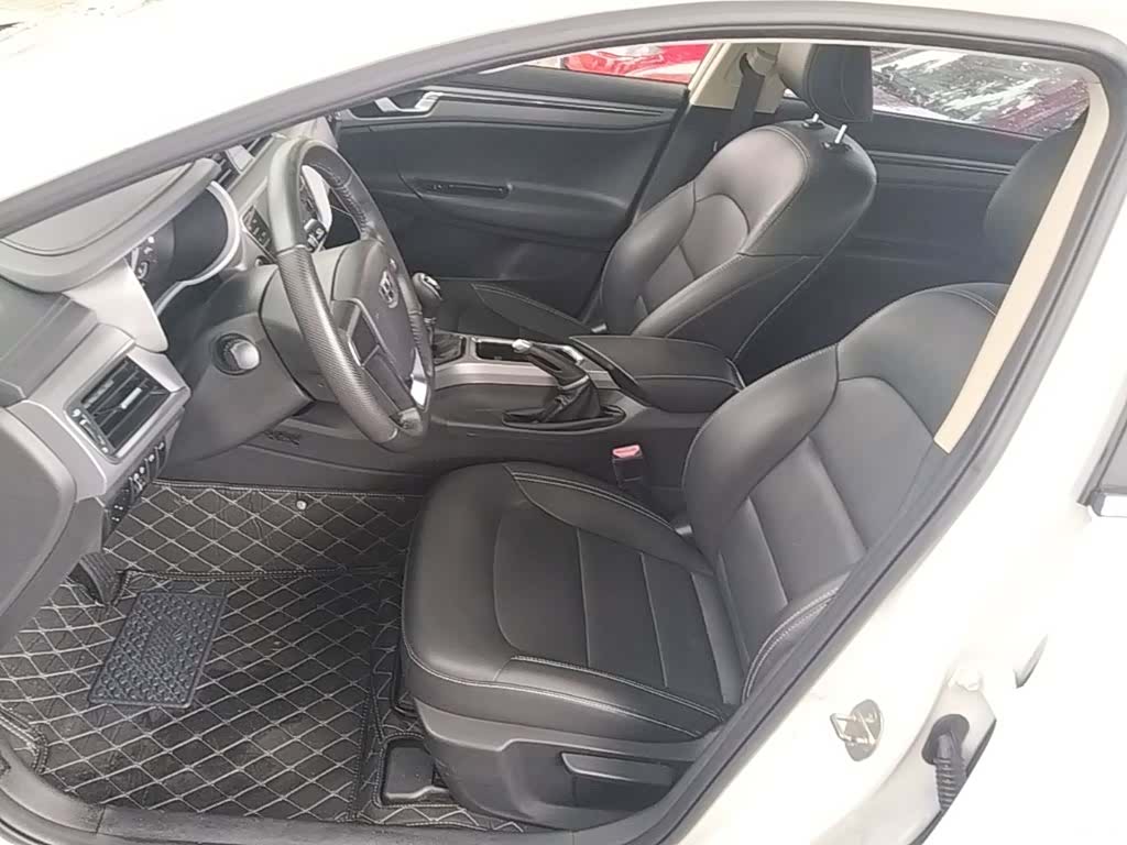 Geely Emgrand, 2019 15