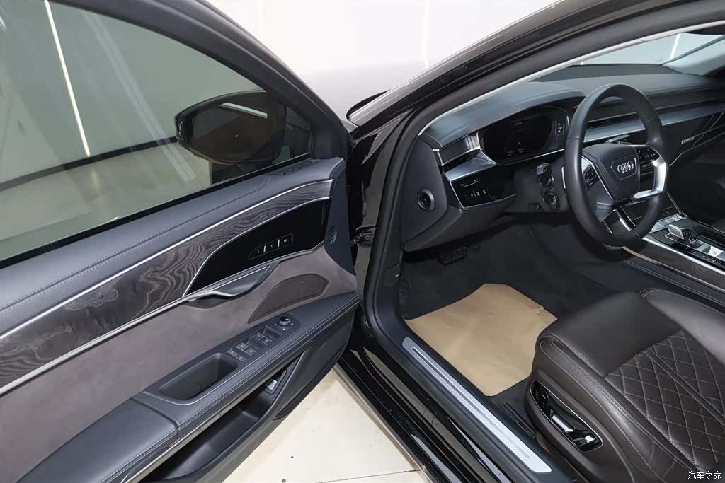 Audi A8L, 2024 19
