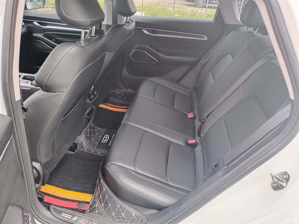 Geely Emgrand, 2022 8