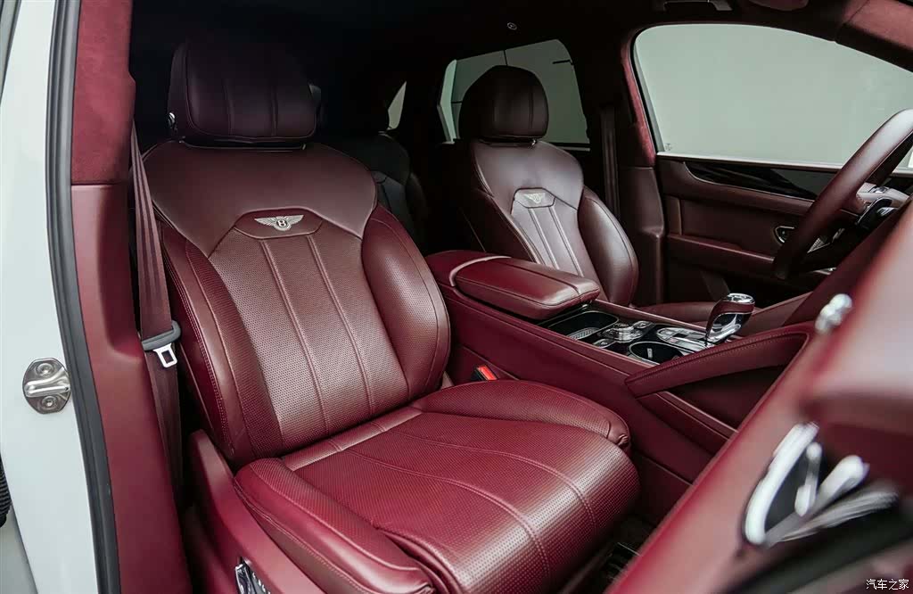 Bentley Bentayga, 2020 12