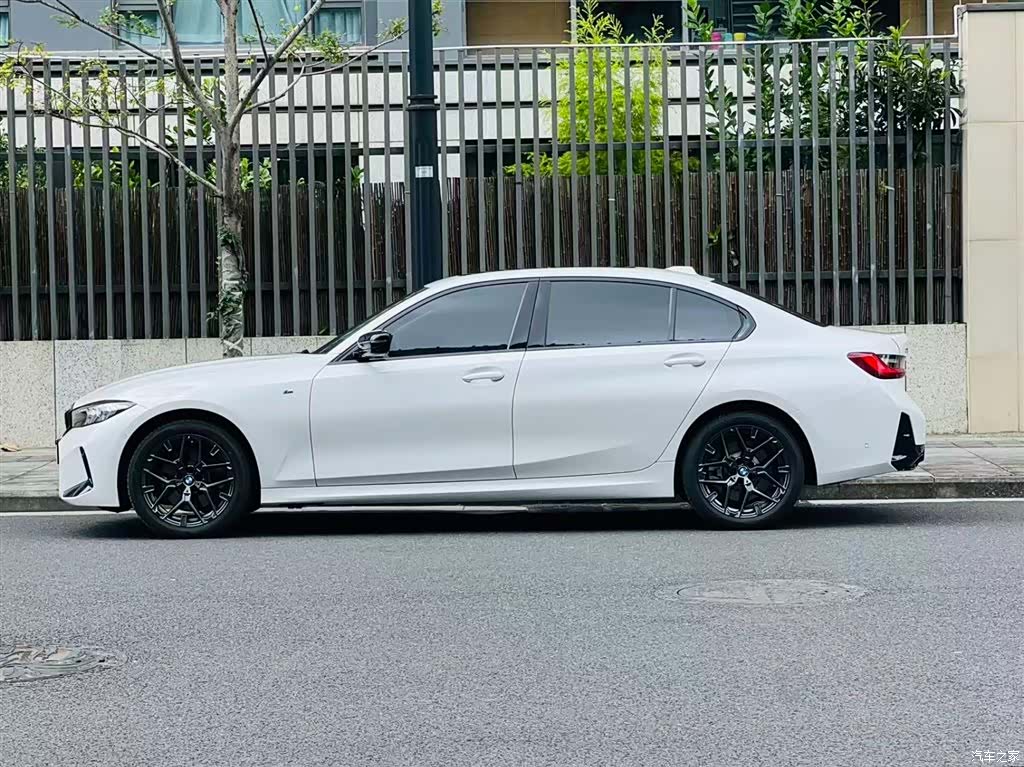 BMW 3 Series, 2025 2