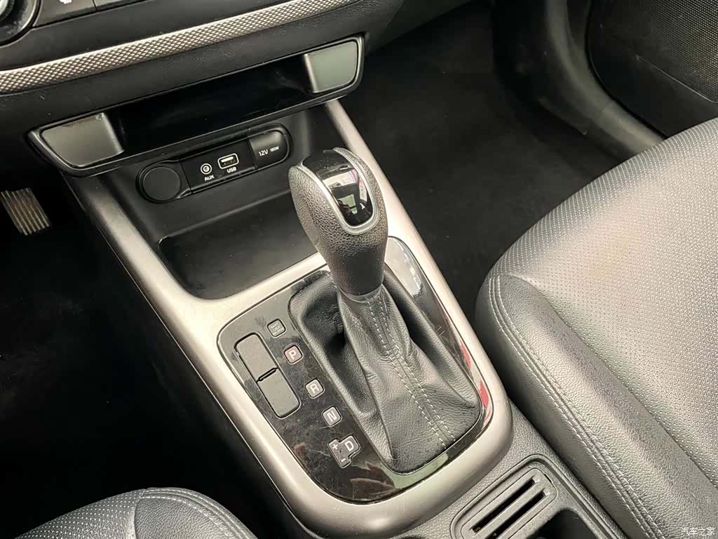 Kia KX3, 2017 10