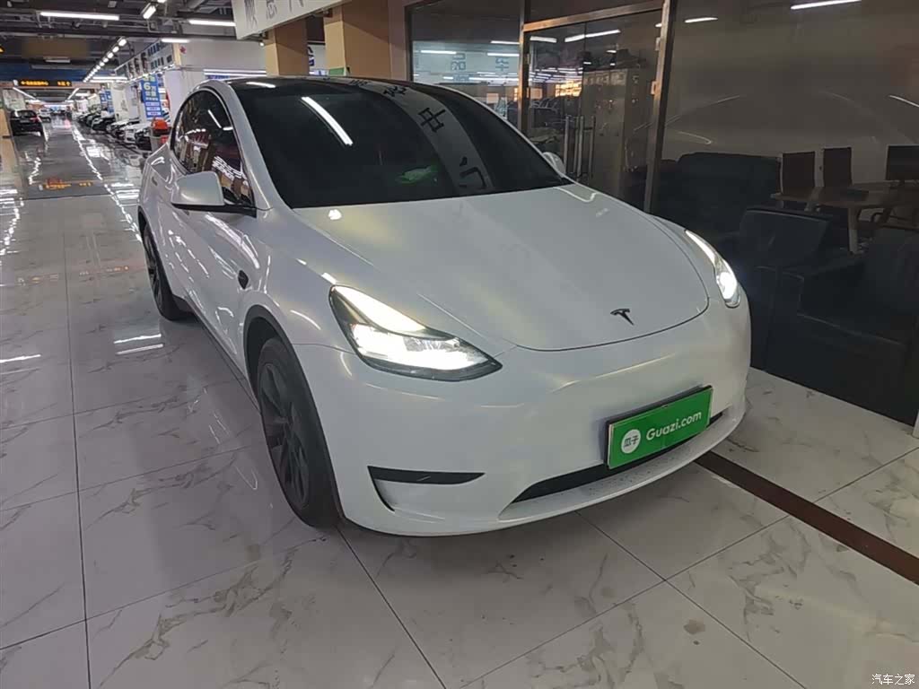 Tesla Model Y, 2024 4