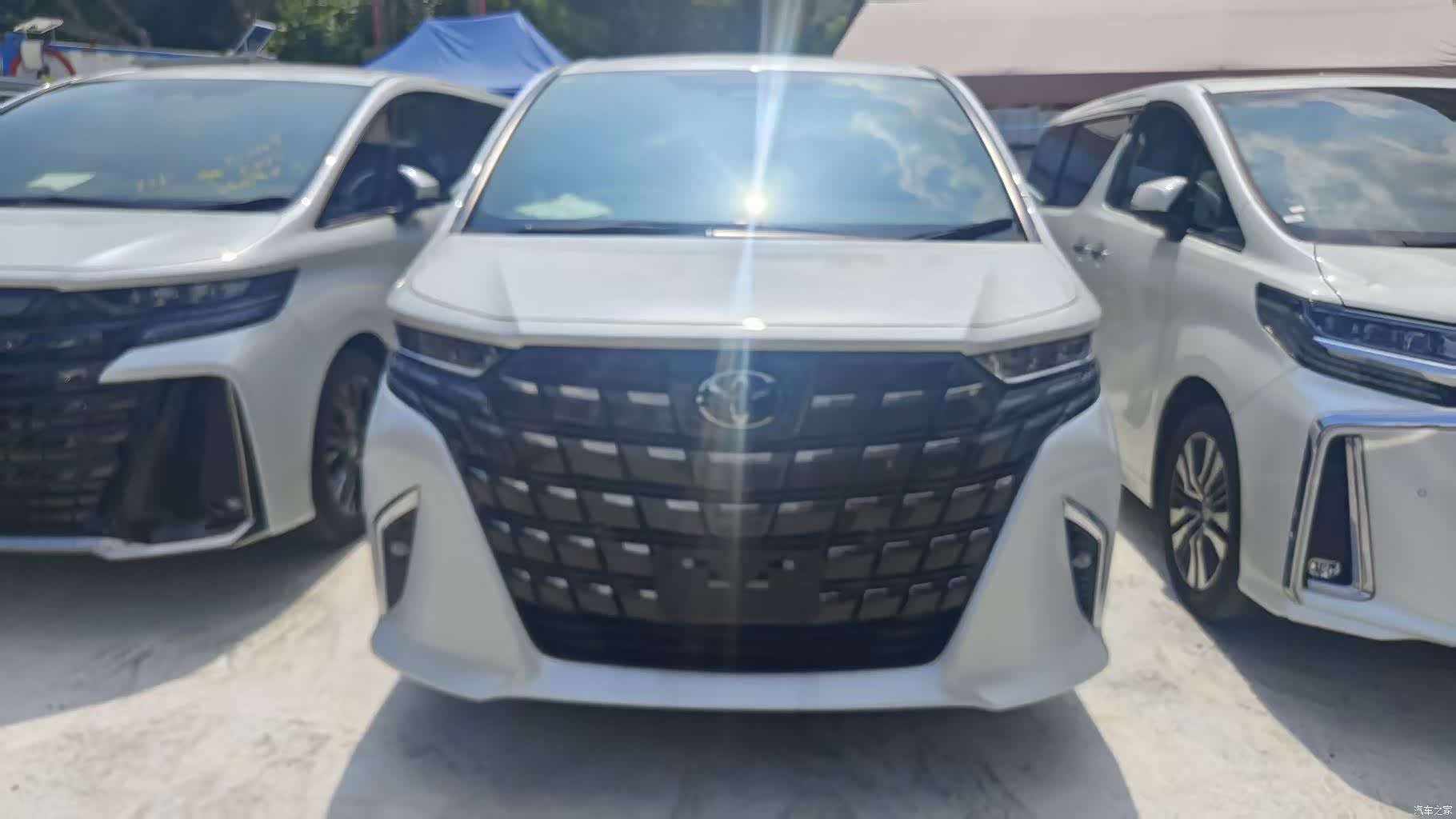 Toyota Alphard, 2024 2