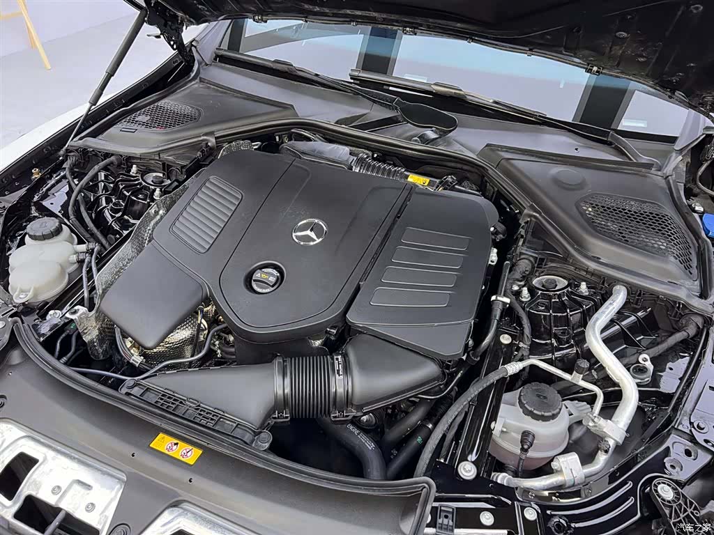 Mercedes-Benz E-Class, 2024 26