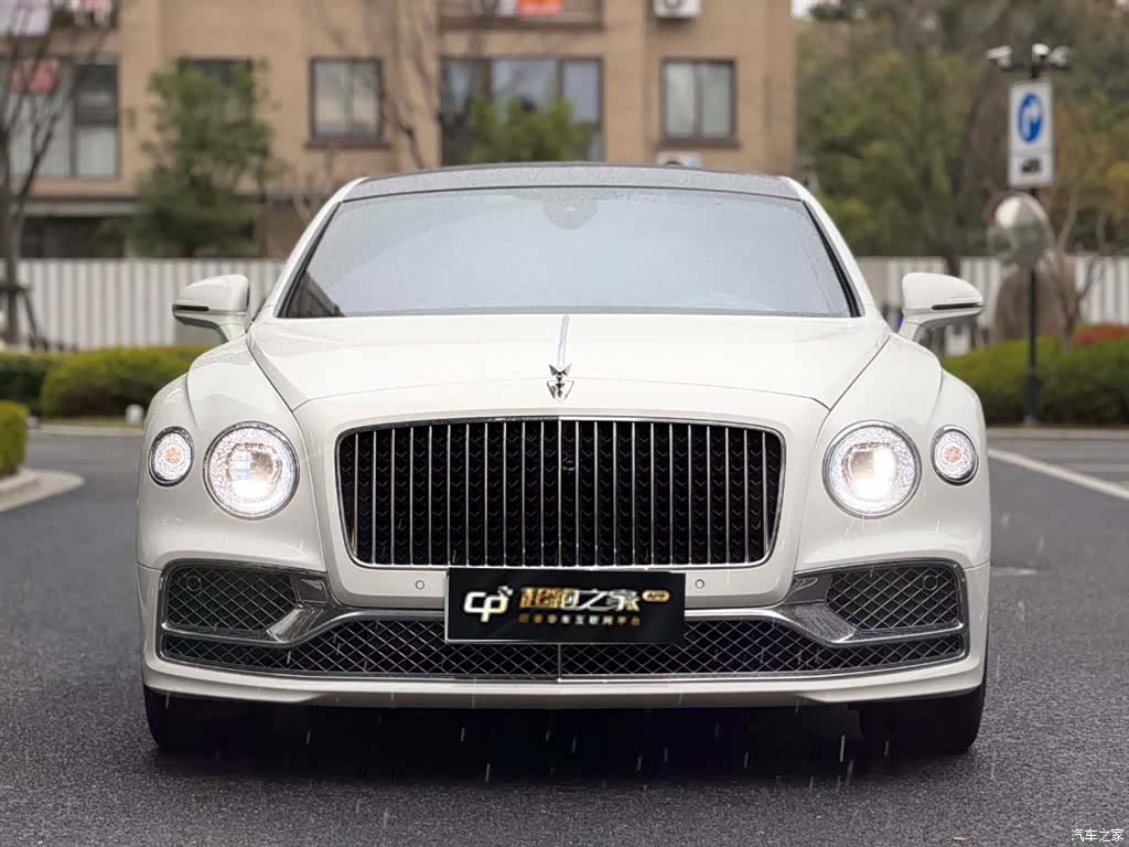 Bentley Flying Spur, 2022 2
