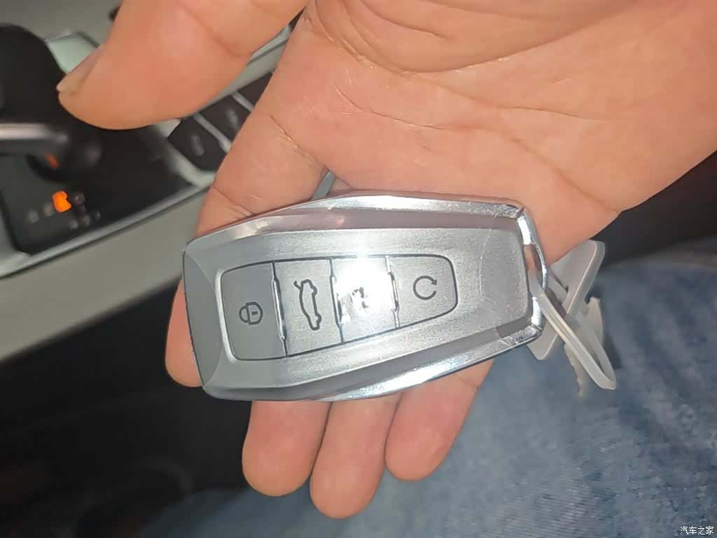 Geely Coolray, 2021 9