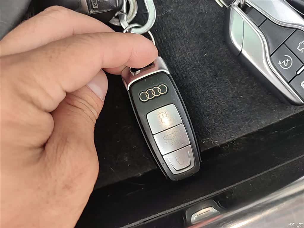 Audi e-tron, 2021 8