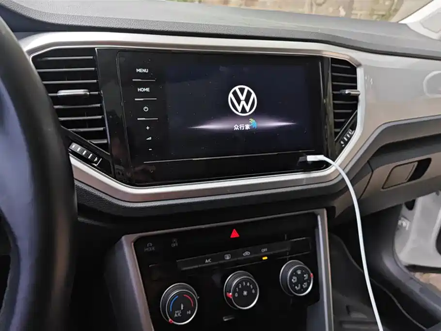Volkswagen T-ROC exploring Songs