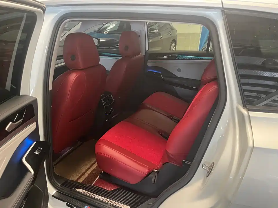 Volkswagen ID.6 CROZZ