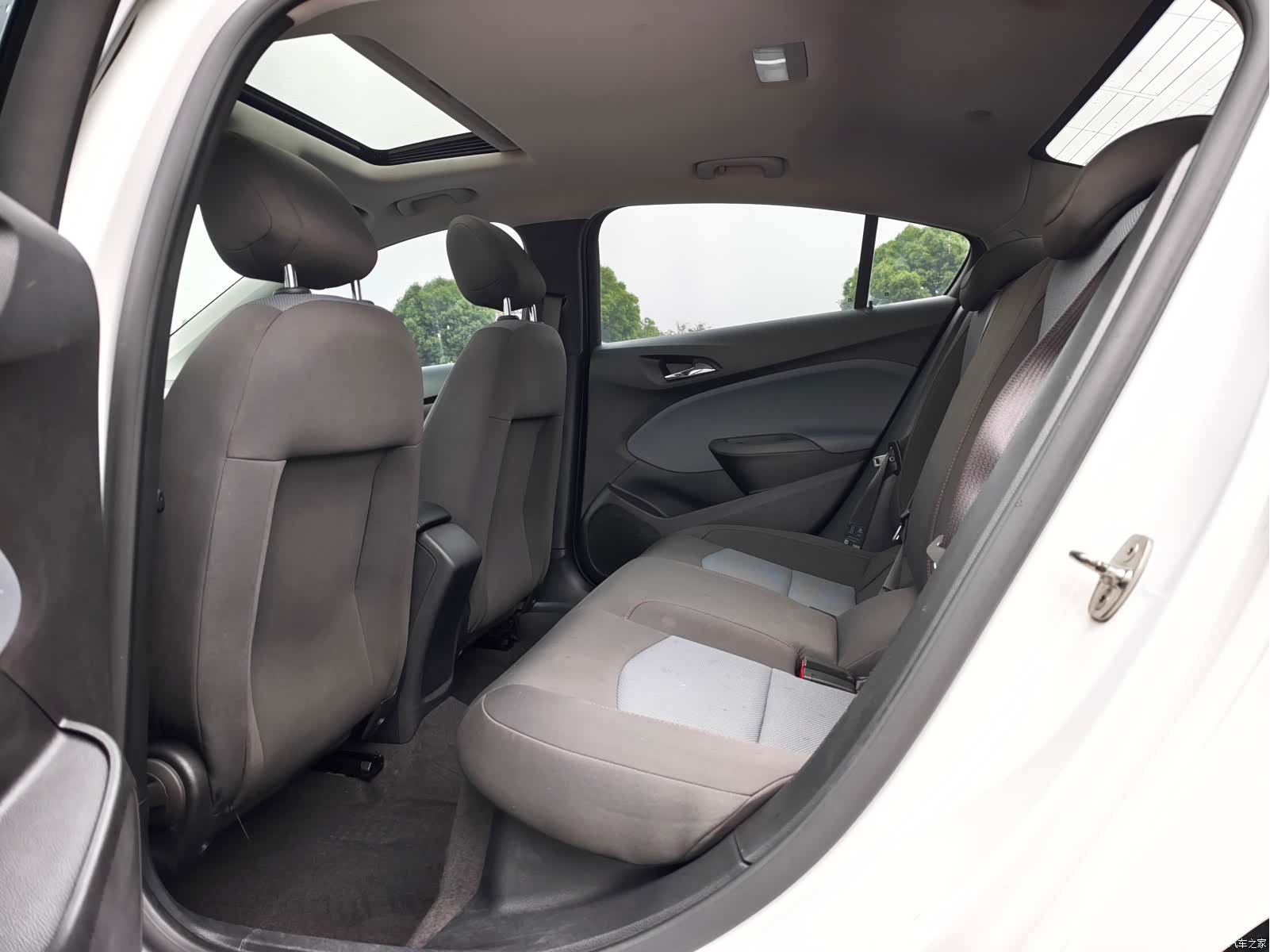 Chevrolet 320, 2018 8