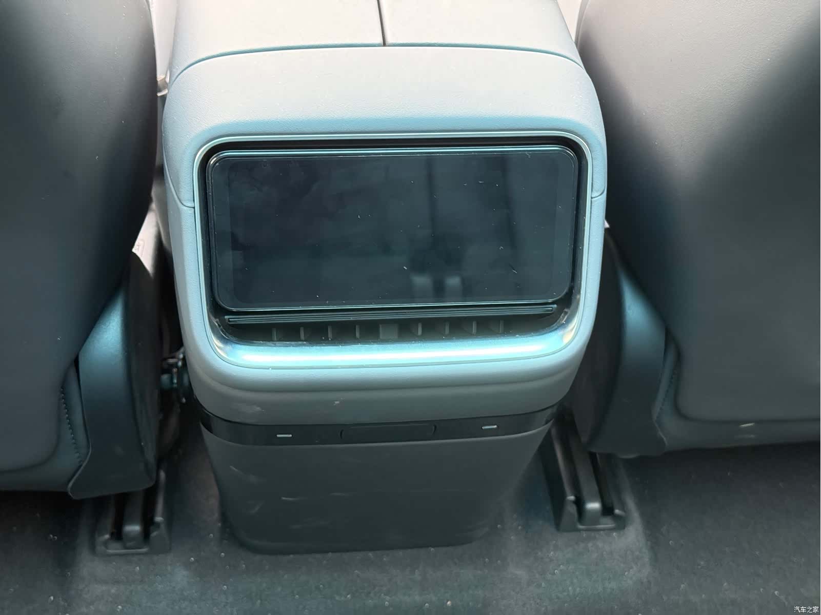 Xiaomi YU7, 2025 17