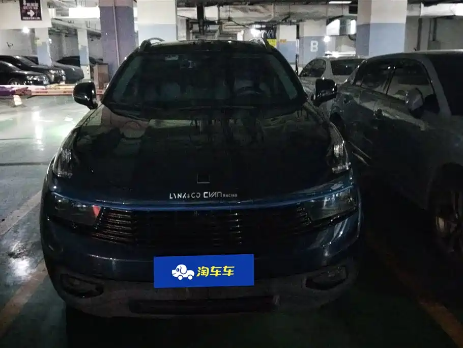 Lynk & Co 01