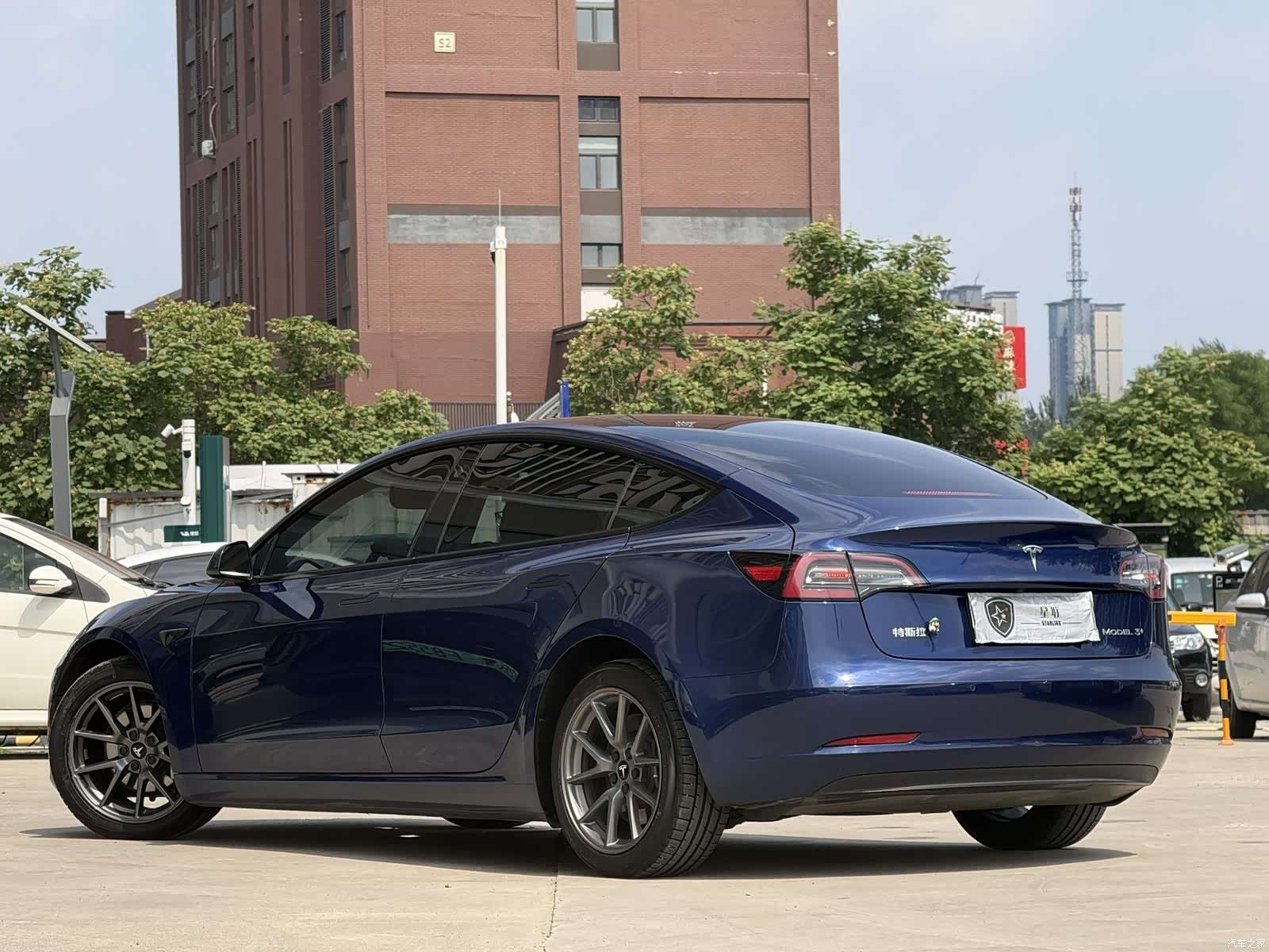 Tesla Model 3, 2021 4