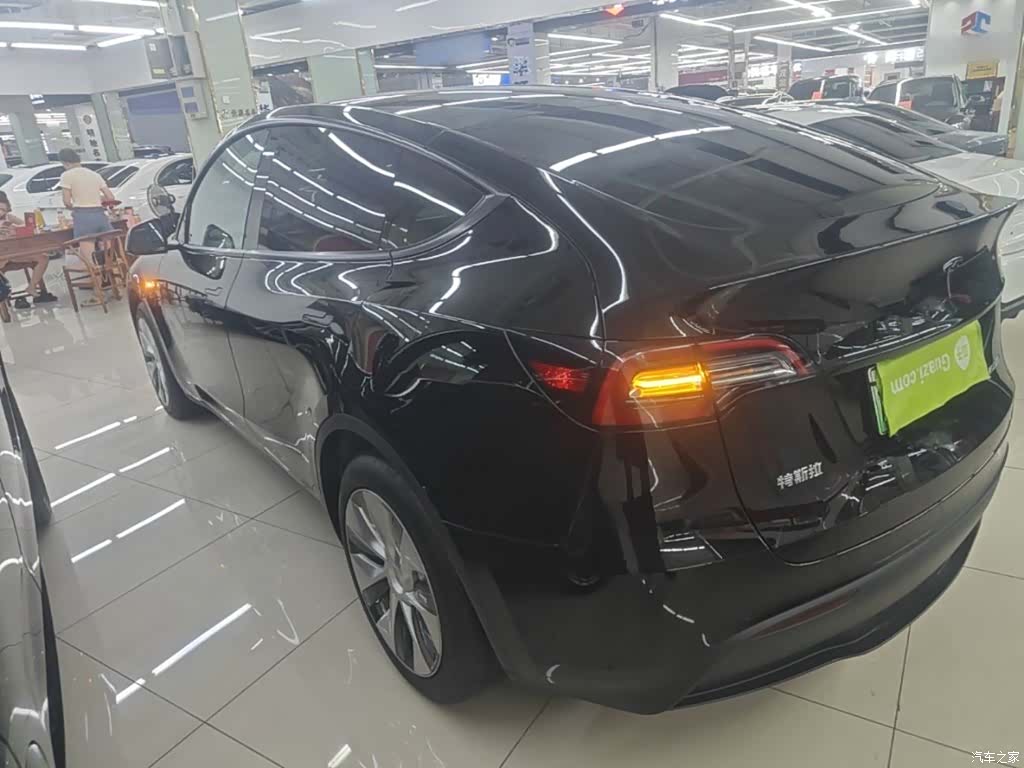 Tesla Model Y, 2023 все фото