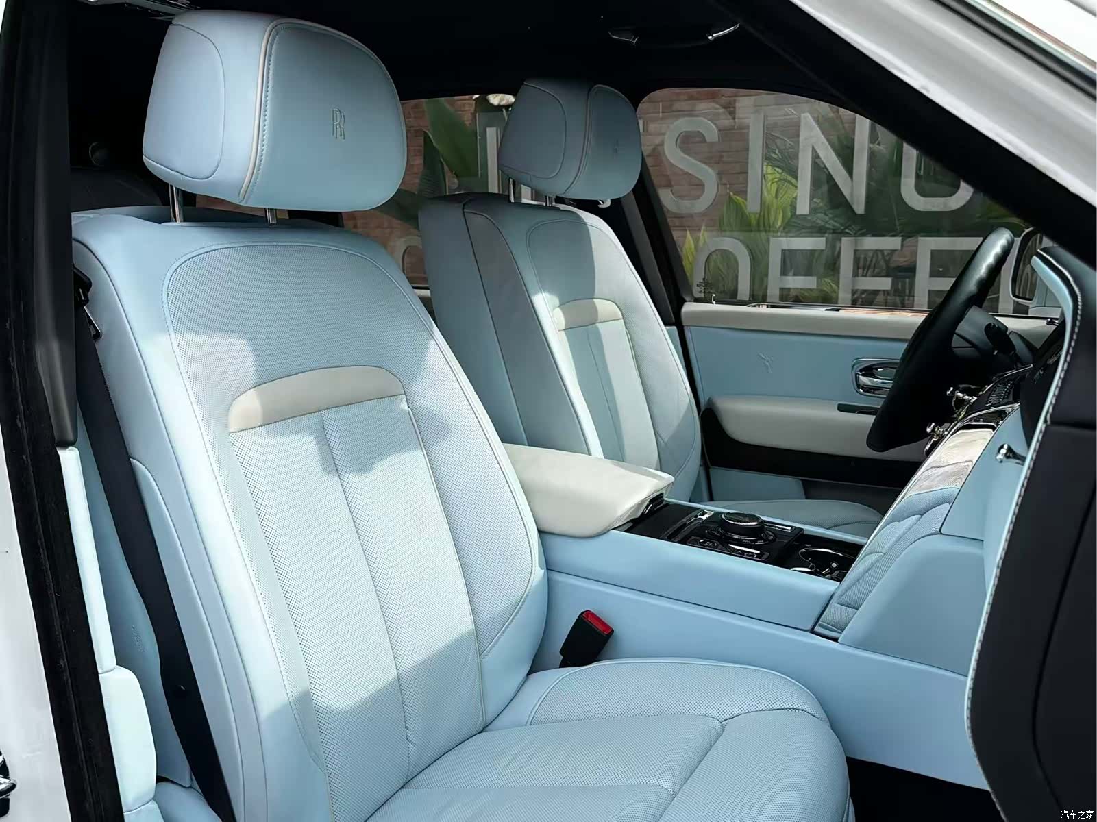 Rolls-Royce Cullinan, 2023 7