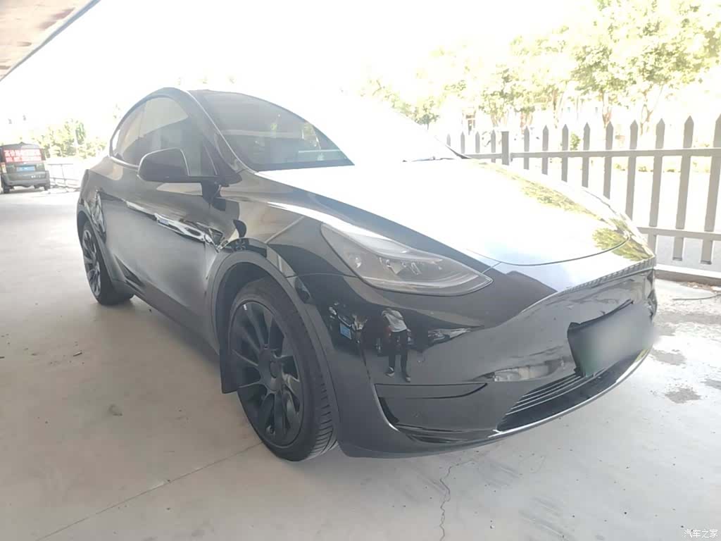 Tesla Model Y, 2022 4