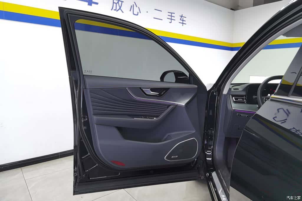 Hongqi HS5, 2024 7