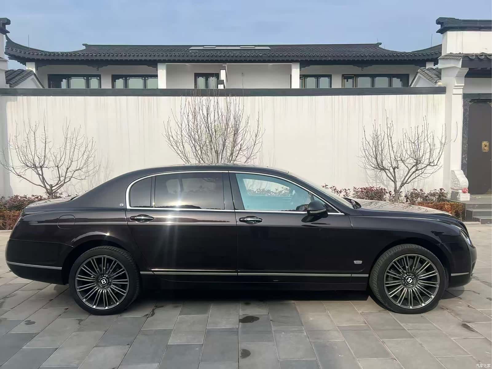 Bentley Flying Spur, 2011 7