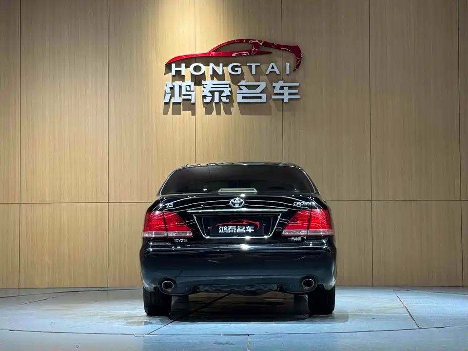 Toyota crown